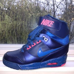 Royal Nike Air Revolution